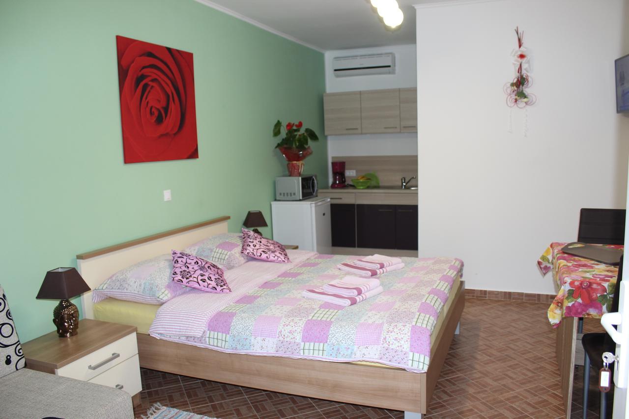 Rooms Katarina Kadumi Ngoại thất bức ảnh